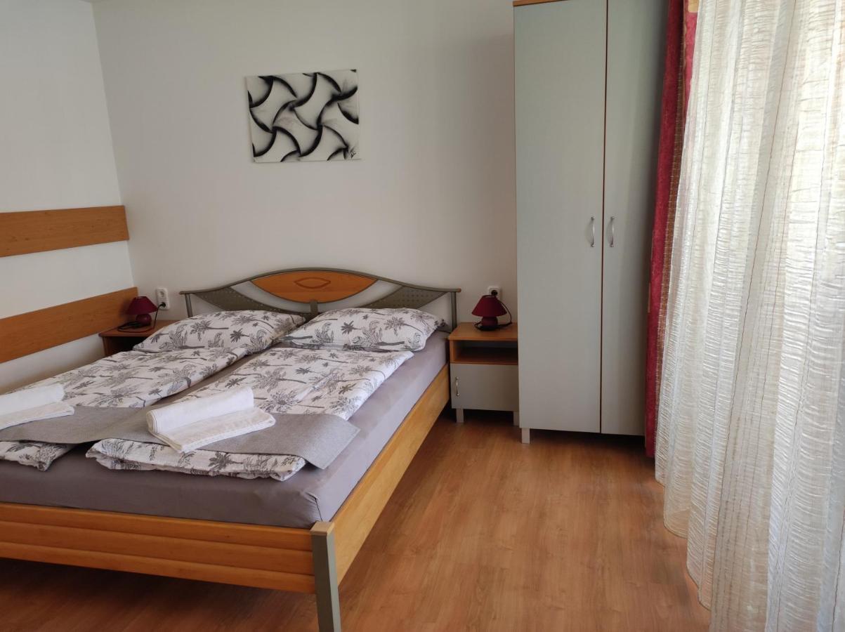 Aranyhal Apartman Apartment Sarvar Exterior photo